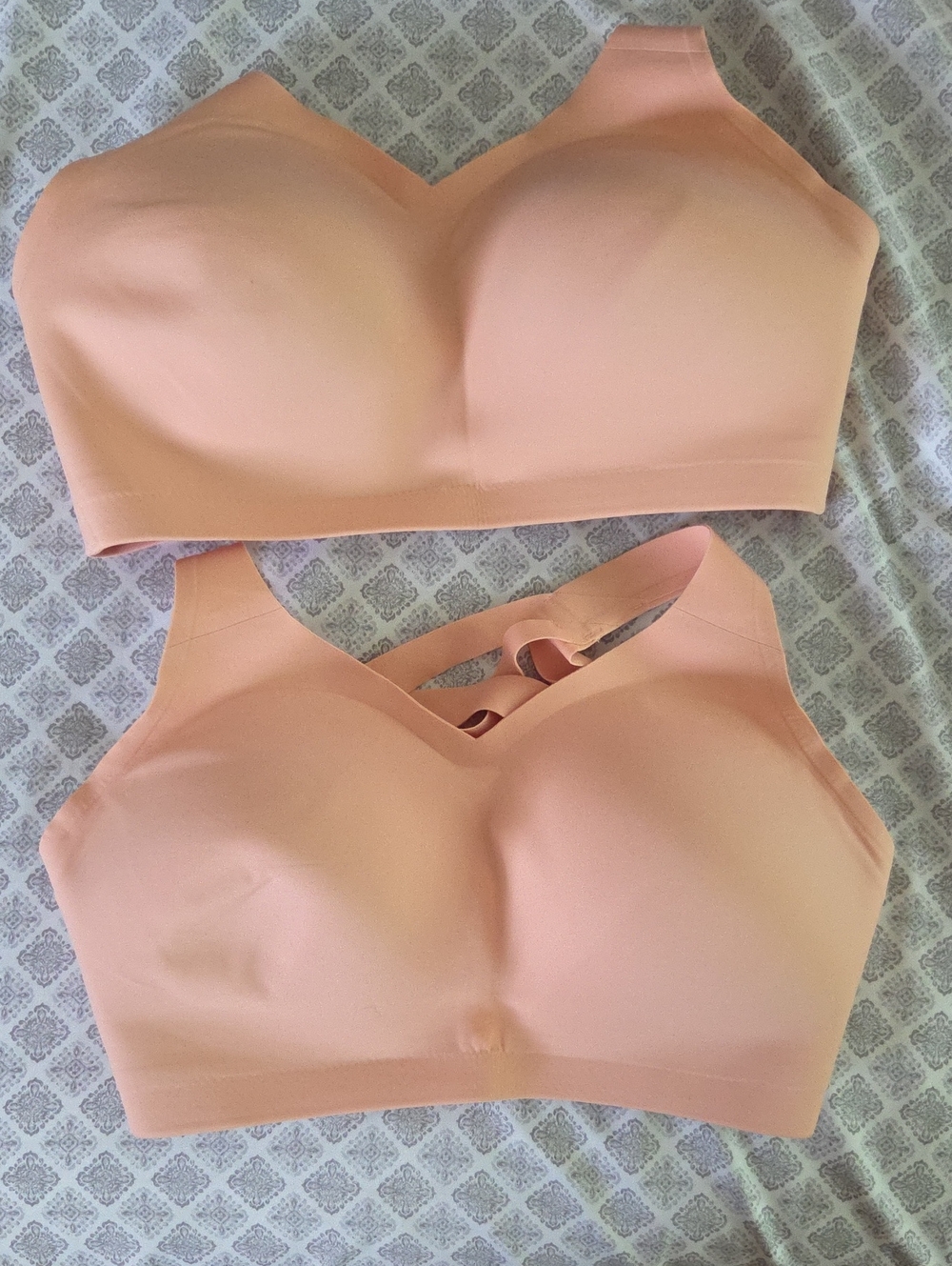 2 Lululemon Enlite Bras 34DDD